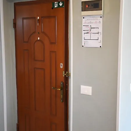 Fit Five Apartment *