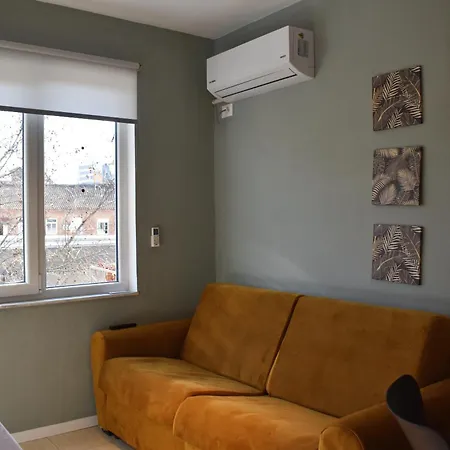 Fit Five Apartment